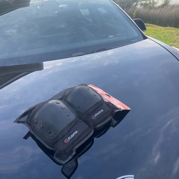 Multi sport elbow and knee pads - Picture 2 of 3